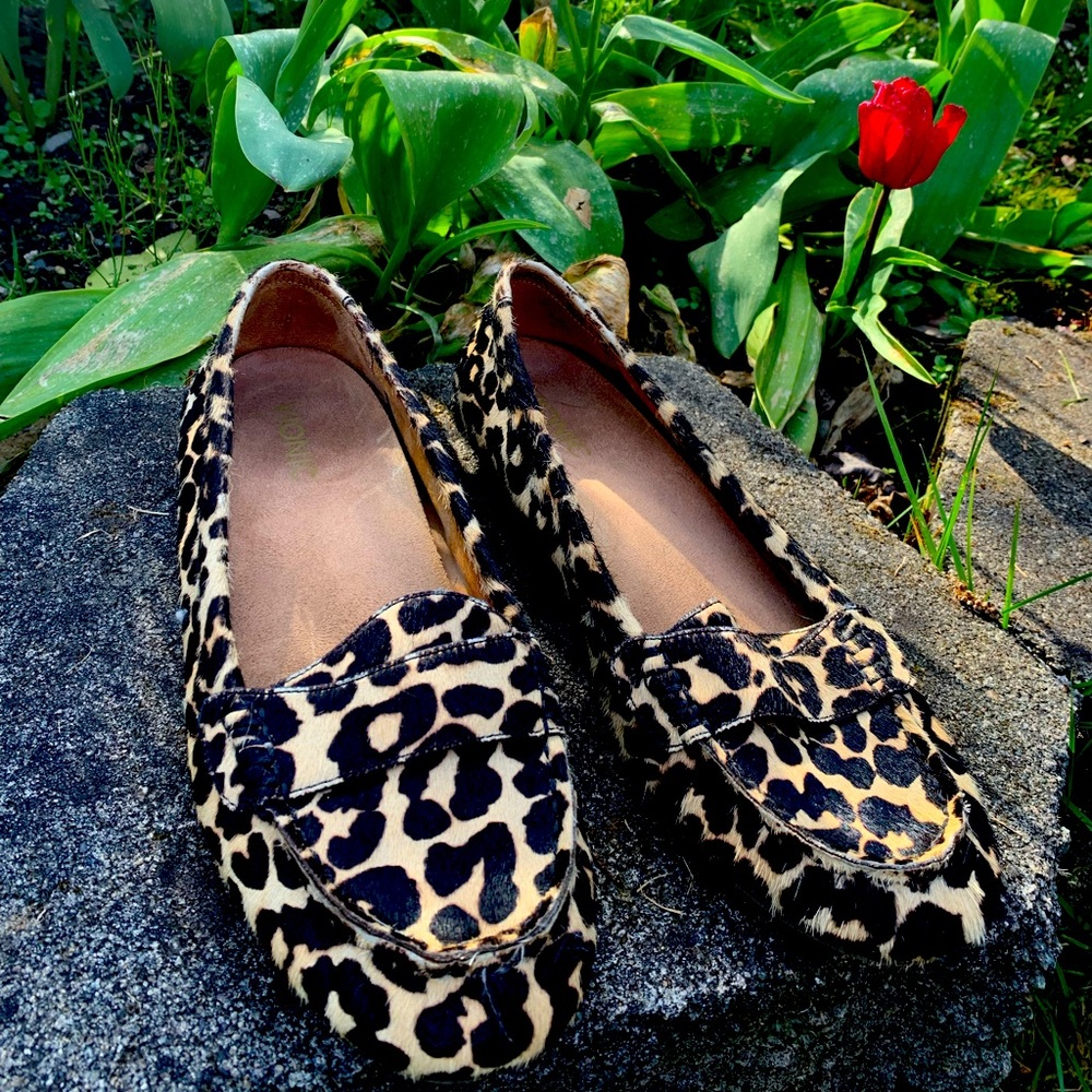 Vionic Leopard Flats